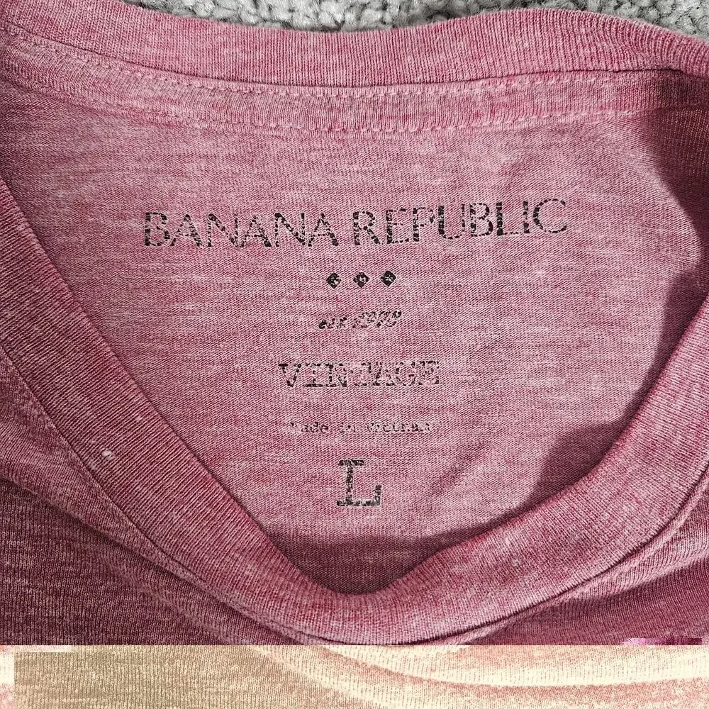 Banana Republic Graphic T-Shirts Men's Large Lot Of 2 Vintage Style Red Yellow